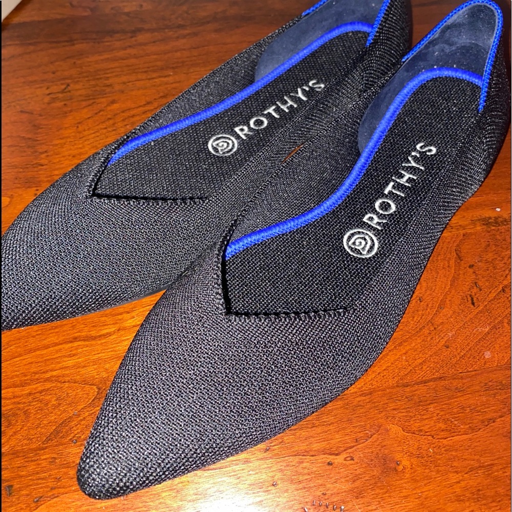 NWT Rothy’s Black Solid Pointe Flat - size 9